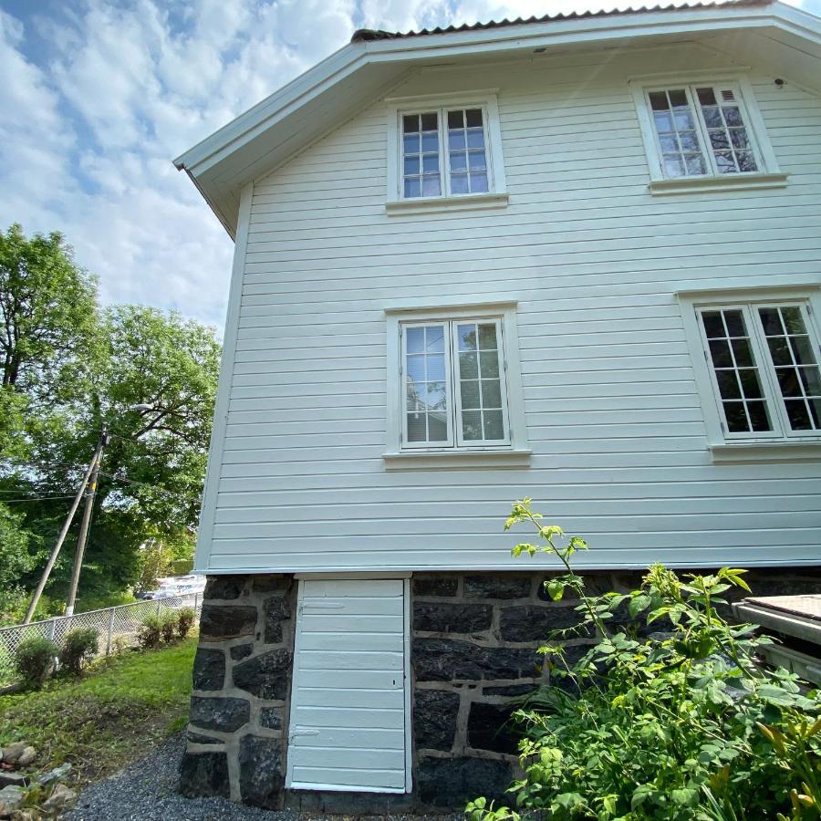 Fin Leilighet, Sentralt Og Sjonaert,med Parkering Arendal